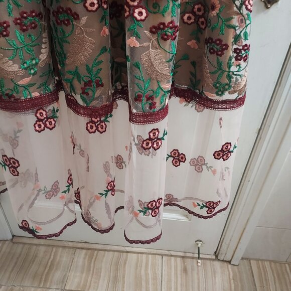 Lulualways Mesh Embroidery Floral Red Lace Dress - Picture 4 of 10